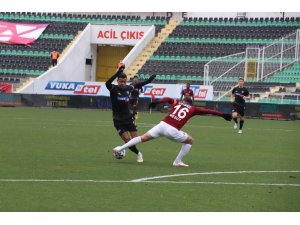 Süper Lig: Y. Denizlispor: 0 - A. Hatayspor: 0 (İlk yarı)