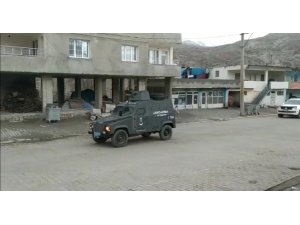 Zırhlı araçlardan Türkçe ve Kürtçe ’sokağa çıkmayın’ anonsu