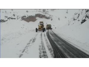 Malatya Büyükşehir’in kar mesaisi devam ediyor