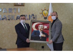 AK Parti Bilecik İl Başkanlığı atanan Serkan Yıldırım görevi teslim adlı