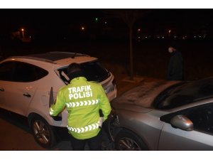 İzmir’de bir günde 2 zincirleme kaza: 14 araçta hasar oluştu