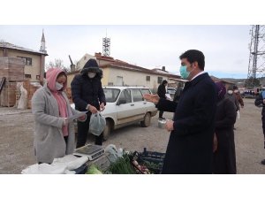AK Partili Belediye Başkanından ’şeffaf belediyecilik’ örneği: Çarşı-pazar gezip, vatandaşa hesap verdi