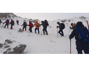 Manisalı dağcılar 2998 metrede