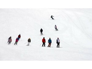 Erzincan Ergan Dağı’nda kayak sezonu başladı
