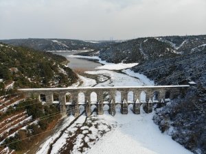 İstanbul’da kar yağışı barajları beslemeye devam ediyor