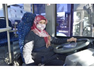 Burdur’da ilk kadın halk otobüsü şoförü Aysel Gürdal direksiyon başında