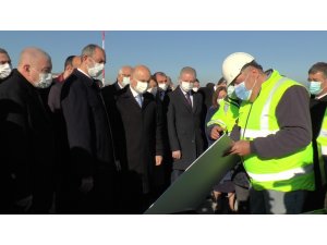 Bakan Karaismailoğlu ve Bakan Gül Gaziantep Havalimanı inşaatında incelemelerde bulundu