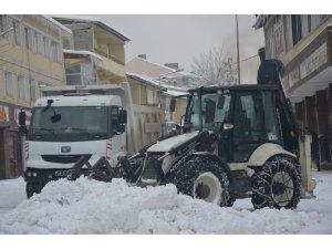 Bulanık Belediyesinden karla mücadele çalışması