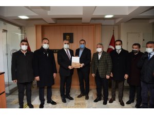 AK Parti Çorum İl Başkanı Ahlatcı, mazbatasını aldı