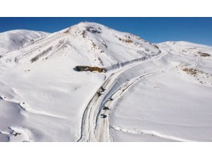 Van’da kardan dolayı kapanan yollar açılıyor