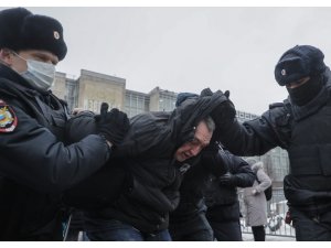 Rusya’nın doğu kentlerinde "Navalny" protestoları başladı: "Putin istifa"