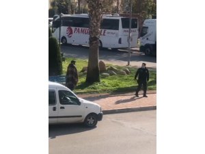 Antalya’da polis memurundan içleri ısıtan davranış