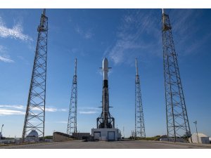 SpaceX’in uzaya tek seferde 143 uydu gönderme görevi ertelendi