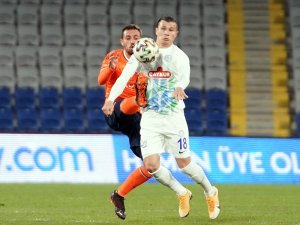 Süper Lig: Medipol Başakşehir: 0 - Çaykur Rizespor: 0 (İlk yarı)