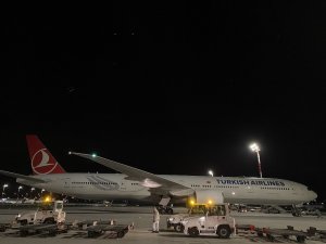 Çinli Sinovac firmasından sipariş edilen Korona virüs aşısının 6,5 milyon dozluk ikinci partisini taşıyan, Türk Hava Yolları(THY)’na ait kargo uçağı İstanbul Havalimanı’na indi.