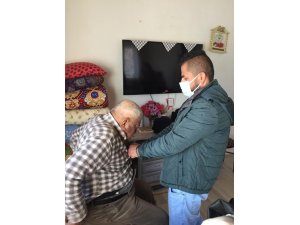 Tomarza da 65 yaş üstü vatandaşların evde aşılaması başladı