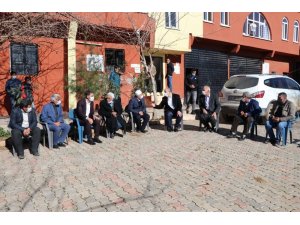 Aksoy kırsalda vatandaşlarla bir araya gelmeye devam ediyor