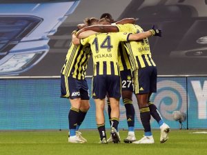 Süper Lig: Fenerbahçe: 1 - Hes Kablo Kayserispor: 0 (İlk yarı)