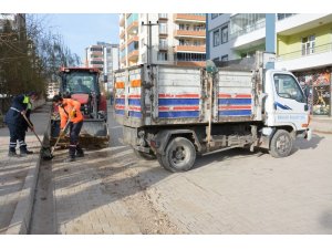 Ergani’de temizlik çalışmaları hız kesmeden sürüyor