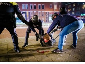 Hollanda’da salgın tedbirlerine karşı protestolar şiddetini arttırdı