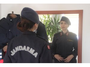 Kayseri’nin ilk kadın ilçe jandarma komutanı işini "Aşkla" yapıyor