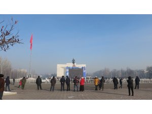 Kırgızistan’da Cumhurbaşkanlığı seçimini kazanan Caparov yemin etti