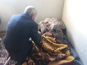 Başkan Ensari’den 110 yaşındaki nineye ziyaret