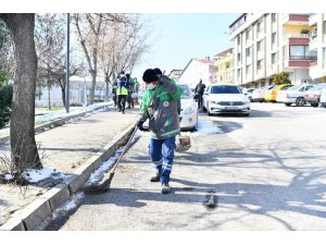 Mamak Belediyesi’nden iki mahallede köşe bucak temizlik