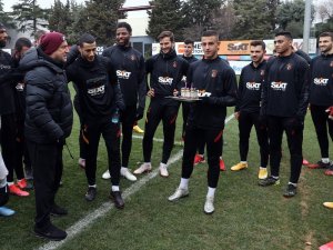 Galatasaray’da Younes Belhanda’nın doğum günü kutlandı