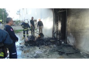 Hurda ve kağıt toplayıcılarının bıraktığı malzemeler yangına sebep oldu