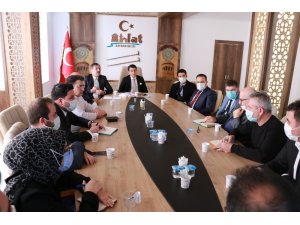 Ahlat’ta ‘Turizm Altyapısını Geliştirme ve Çevre Yönetimi’ toplantısı