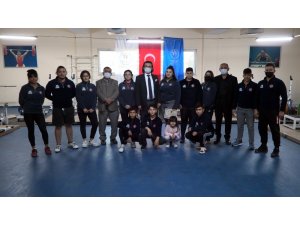 Isparta Belediyesi Spor Kulübü haltercilerinin hedefi Gençler Dünya Şampiyonası
