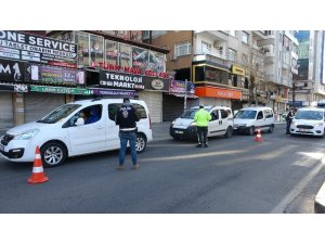 Diyarbakır’da sabahın ilk ışıklarında 56 saatlik sokağa çıkma kısıtlama denetimleri devam ediyor