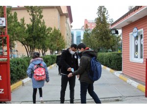 Cumhurbaşkanı Erdoğan müjdeyi verdi, Siirtli öğrenciler okulların yolunu tuttu