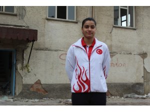 Milli badmintoncu Aliye, Elazığ Belediyespor’da