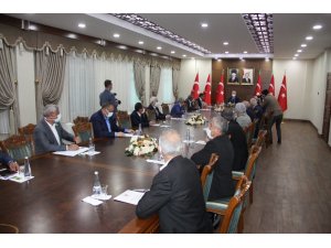 Diyarbakır Valisi Karaloğlu, esnaf oda başkanları ile bir araya geldi