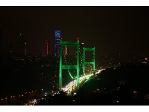 İstanbul’da köprüler yeşil renk ile aydınlatıldı