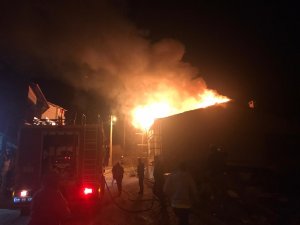 İskilip’te korkutan ev yangını, itfaiye eri hastaneye kaldırıldı