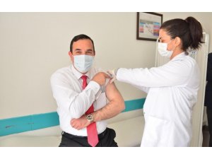 Elazığ’da öğretmenlere Covid-19 aşısı