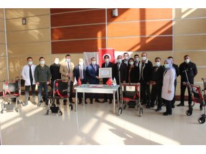 Cizre TSO’dan Devlet Hastanesine tekerlekli sandalye bağışı