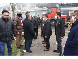 Başkan Beyoğlu, yangının çıktığı Gıda Toptancılar Sitesinde incelemelerde bulundu