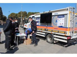 AFAD ekipleri Alaşehir’de broşür dağıttı