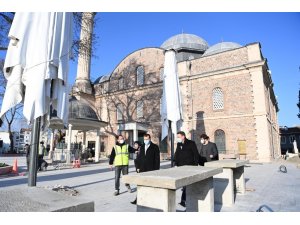 Zağnos Paşa Camisi’nde tarihi meydan ortaya çıkıyor