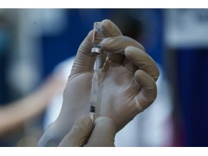 Tayland’da Sinovac’ın korona aşısını yaptıran sağlık çalışanı alerjik reaksiyon gösterdi