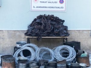 Tokat’ta bakır kablo satmaya çalışan 4 kişiye gözaltı