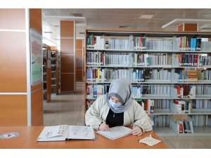 KTO Karatay Üniversitesi Merkez Kütüphanesi tüm okuyuculara kesintisiz hizmet veriyor