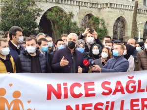 AK Parti İstanbul İl Başkanı Kabaktepe, Ayasofya Camii’nde sabah namazı sonrası gençlerle Yeşilay’a yürüdü