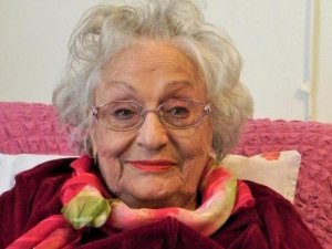 Usta sanatçı Altan Karındaş hayatını kaybetti