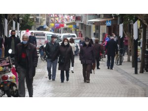 Kırklareli’nde kısıtlamasız ilk cumartesi günü cadde ve sokaklar hareketli
