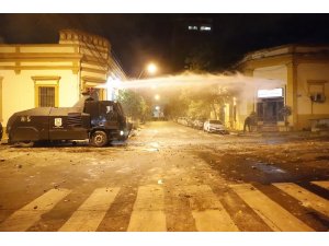 Paraguay’da korona virüs protestoları sokakları savaş alanına çevirdi
